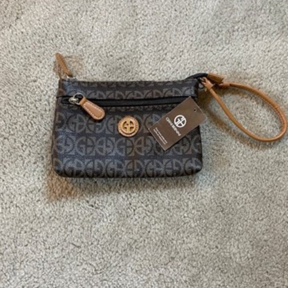 Giani Bernini Wristlet